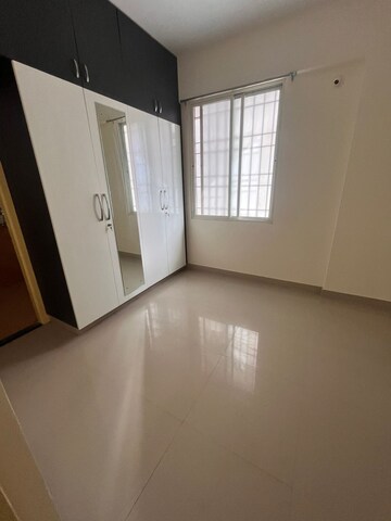 Room in 3 BHK Apartment at Indiranagar – for Rent