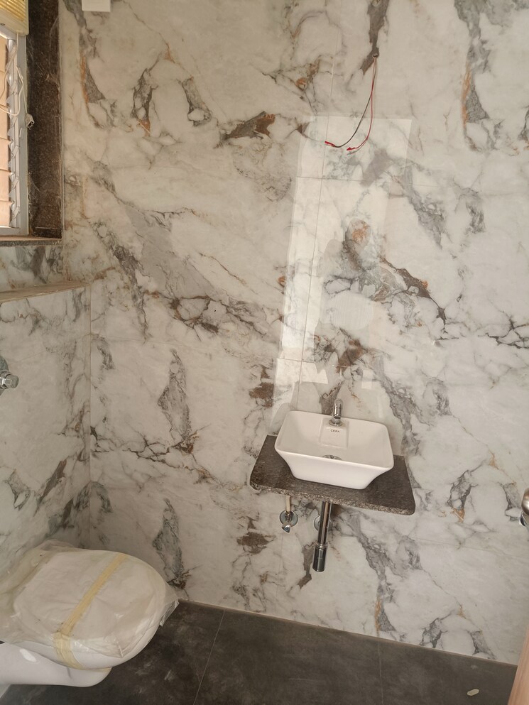 Bathroom, samarpan-hiranmay-niwas-chs 2 Bedroom 636 Sq.Ft. Apartment In Borivali East Mumbai 8623307