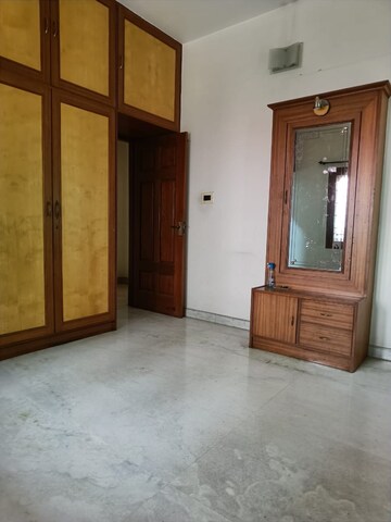 Room in 3 BHK Apartment at Domlur – for Rent