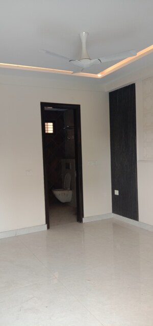 Room in 4 BHK Builder Floor at Rajendra Nagar – for Sale