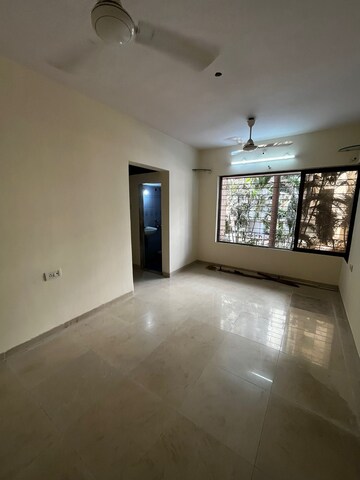 1.5 BHK Apartment For Sale in Santacruz East