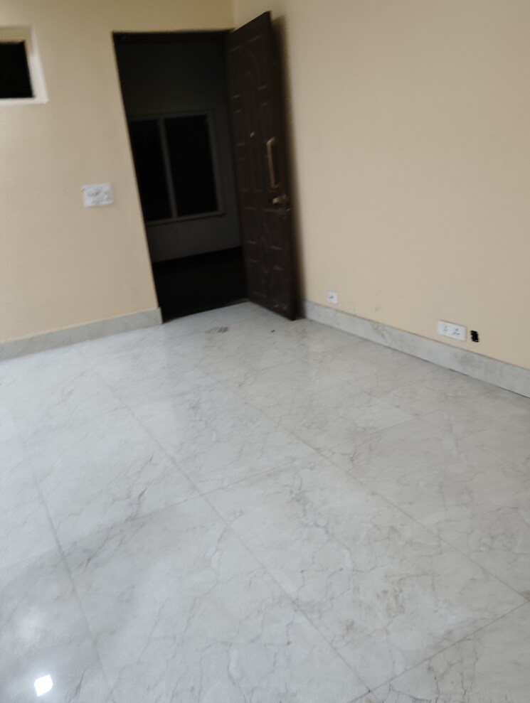 Room, aliganj 3 Bedroom 1500 Sq.Ft. Apartment In Aliganj Lucknow 8623332