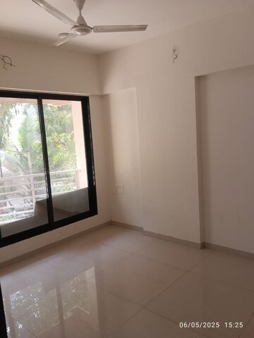 Room in 1.5 BHK Apartment at Matoshree Swaroop Celesta, Vile Parle East – for Rent