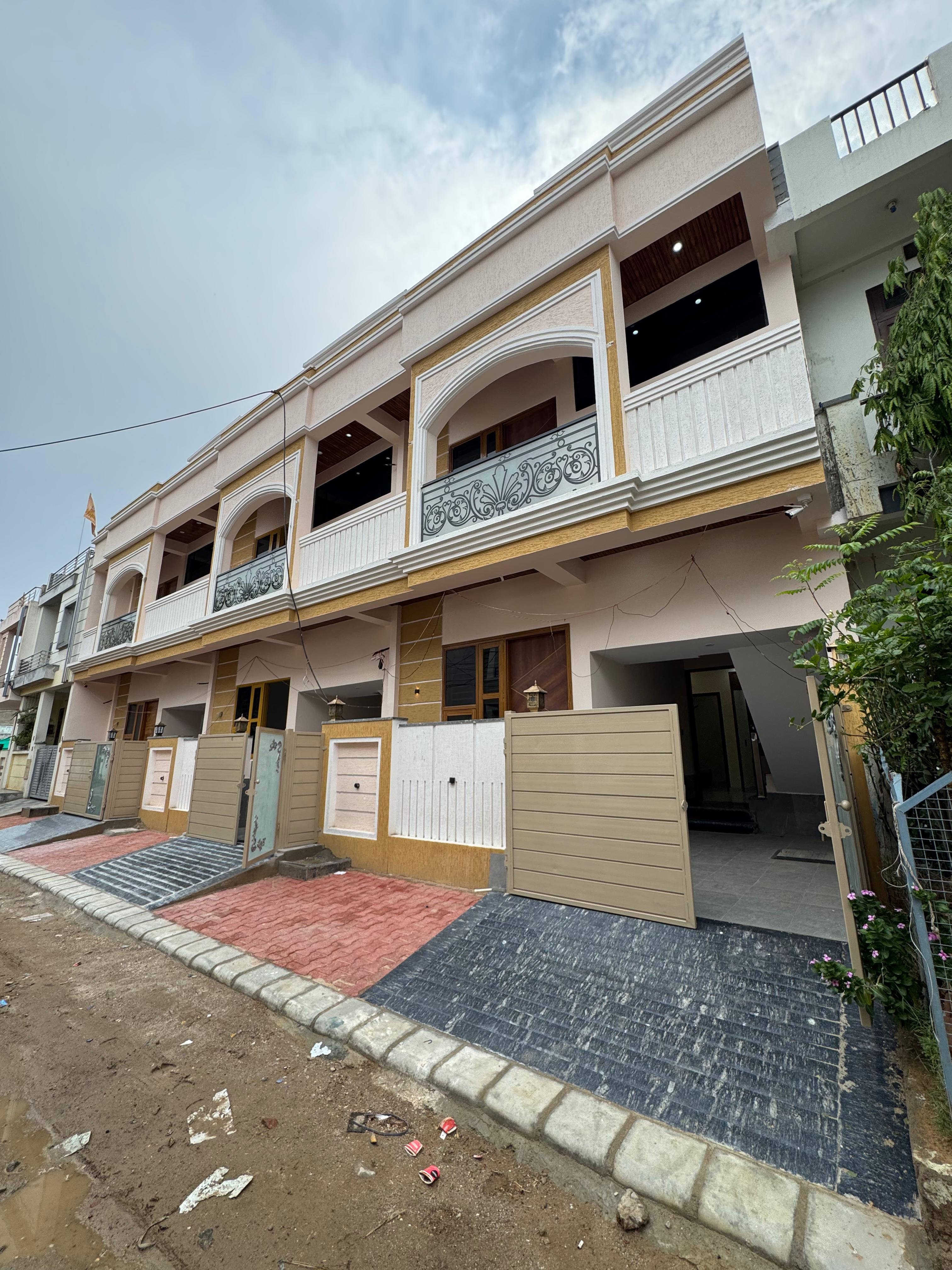 4 BHK + Pooja Room Villa For Sale in Babaa Builders And Develo