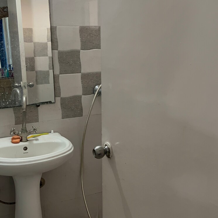 Bathroom, gaur-atulyam 2 Bedroom 521 Sq.Ft. Apartment In Omicron I Greater Noida Greater Noida 8623450