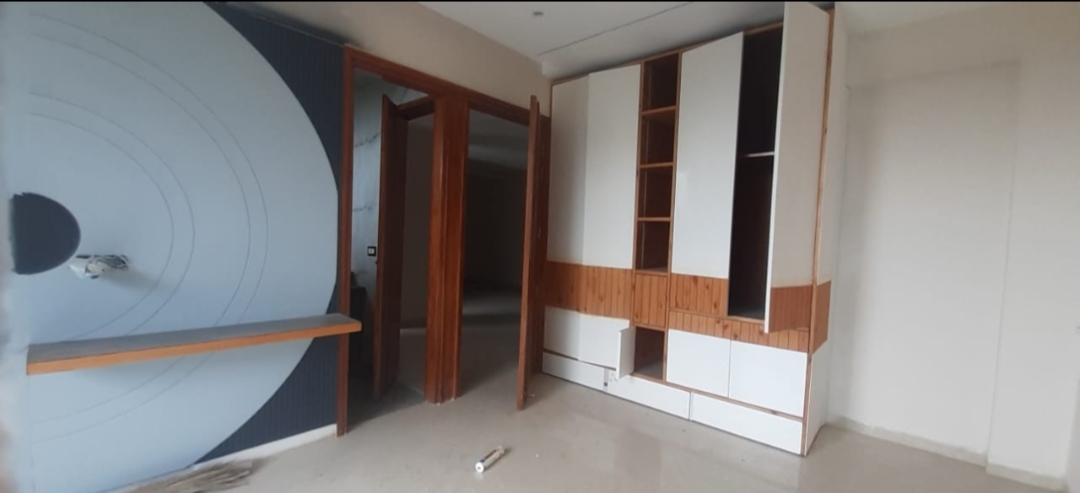 3 BHK + Servant Room Builder Floor For Rent in Sector 16