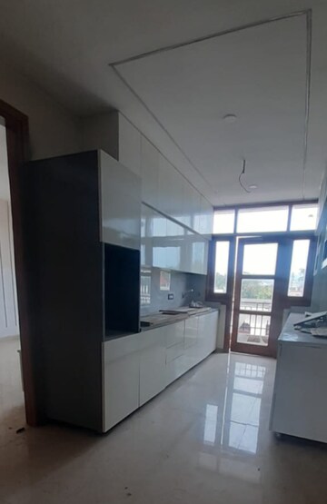 Kitchen in 3 BHK Builder Floor at Sector 16 – for Rent