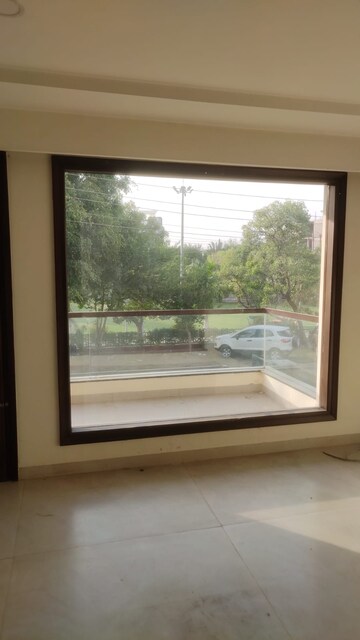 Room in 3 BHK Independent House at Sector 6 – for Rent