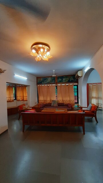 Living Room in 3 BHK Apartment at Satellite – for Rent