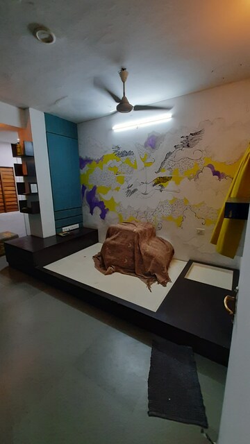 Furnished Amenities in 3 BHK Apartment at Satellite – for Rent