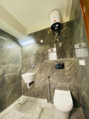 Bathroom in 3 BHK Apartment at DLF Park Place, Sector 54 – for Sale