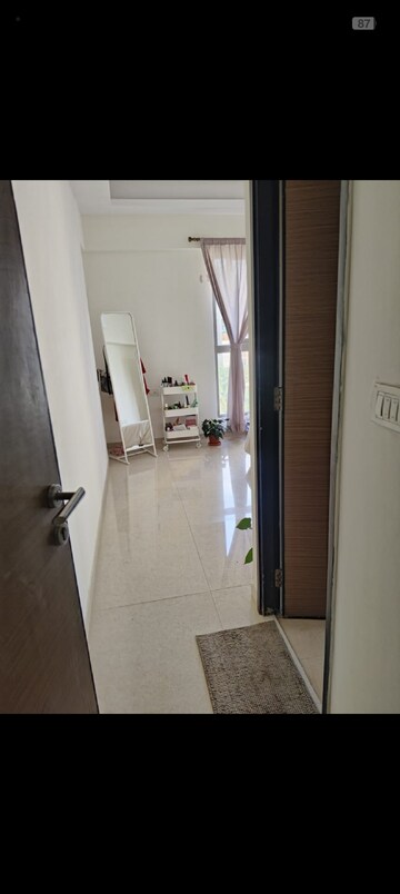 Room in 2.5 BHK Apartment at Anmol Fortune, Goregaon East – for Rent