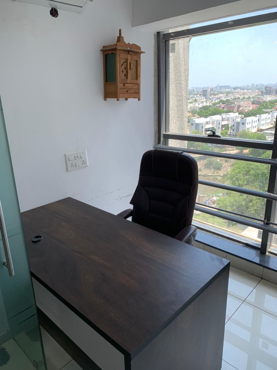 Office Space For Rent in Empire Business Hub