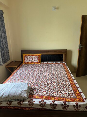 Bedroom in 3 BHK Apartment at Vishwanath Ishaan 2, Satellite – for Rent