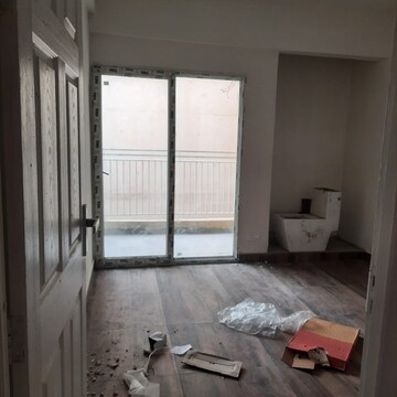 Bedroom in 2 BHK Apartment at Migsun Ultimo, Omicron Iii Greater Noida – for Rent