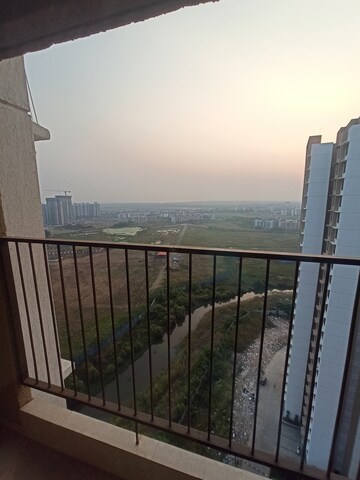 Staircase in 3 BHK Apartment at Sunteck Maxxworld, Naigaon East – for Rent