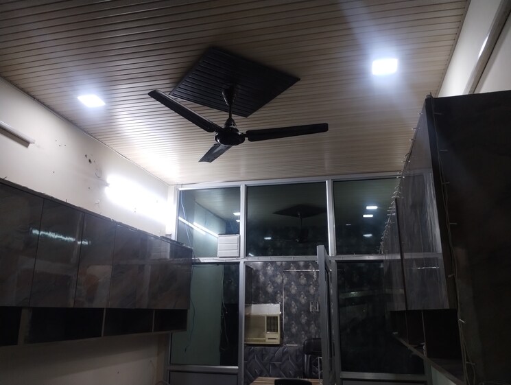 Floor Plan, netaji subhash place Commercial Office Space 301 Sq.Ft. In Netaji Subhash Place Delhi 8623659