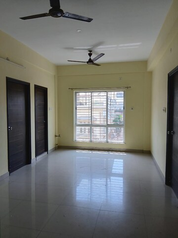 Room in 2 BHK Apartment at Purbalok – for Rent