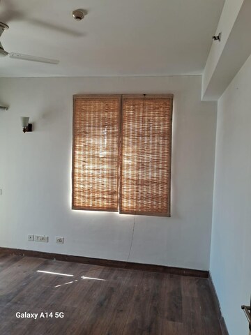 Room in 2 BHK Apartment at Mapsko Paradise, Sector 83 – for Rent
