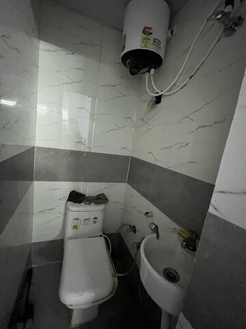 Bathroom in  Office Space at Shalimar Apartments Shalimar Garden, Shalimar Garden – for Rent