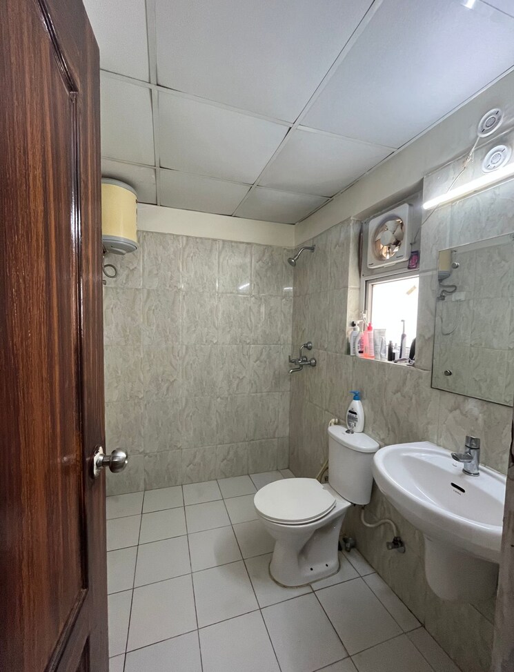 Bathroom, mapsko-paradise 2 Bedroom 1050 Sq.Ft. Apartment In Sector 83 Gurgaon 8623732