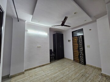 Room in 1 BHK Builder Floor at Saket – for Rent