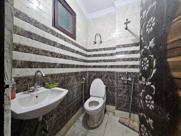 Bathroom in 1 BHK Builder Floor at Saket – for Rent