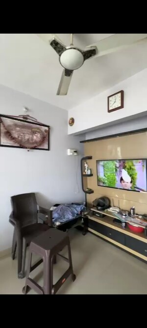 Room in 1.5 BHK Apartment at Man Opus, Mira Road – for Sale