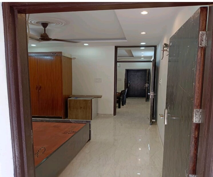  Parking, east of kailash 2 Bedroom 787 Sq.Ft. Independent House In East Of Kailash Delhi 8623764