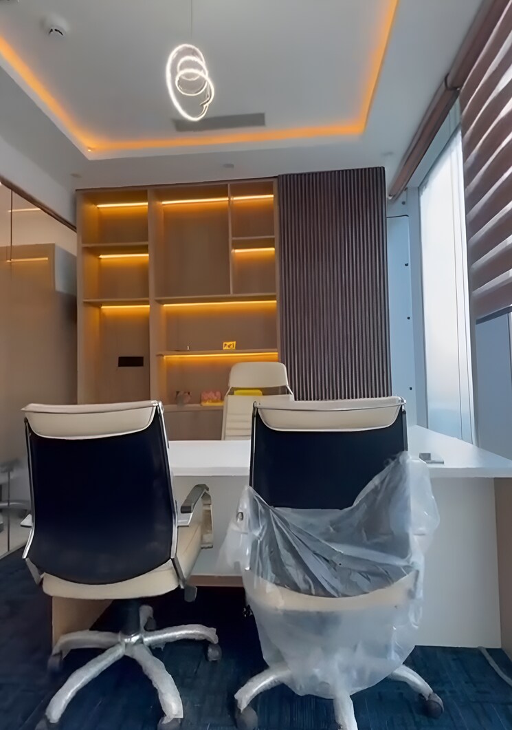 Team Area, wave-one Commercial Office Space 500 Sq.Ft. In Sector 18 Noida 8623778