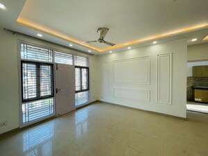 Room in 3 BHK Builder Floor at Sushant Lok 2, Sector 57 – for Sale