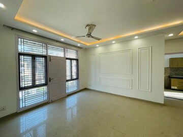 Room in 3 BHK Builder Floor at Sushant Lok 2, Sector 57 – for Sale