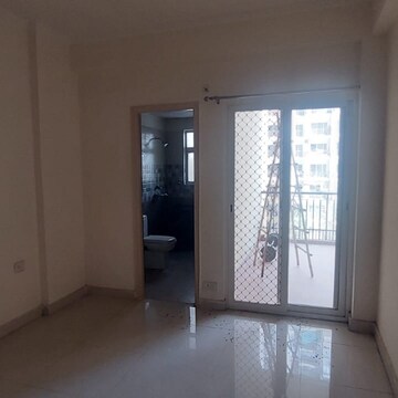 Room in 3 BHK Apartment at Maxblis Grand Wellington, Sector 75 – for Rent