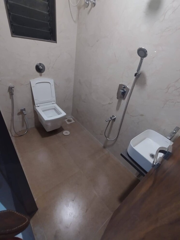 Attached Bathroom, andheri west 2 Bedroom 721 Sq.Ft. Apartment In Andheri West Mumbai 8623825