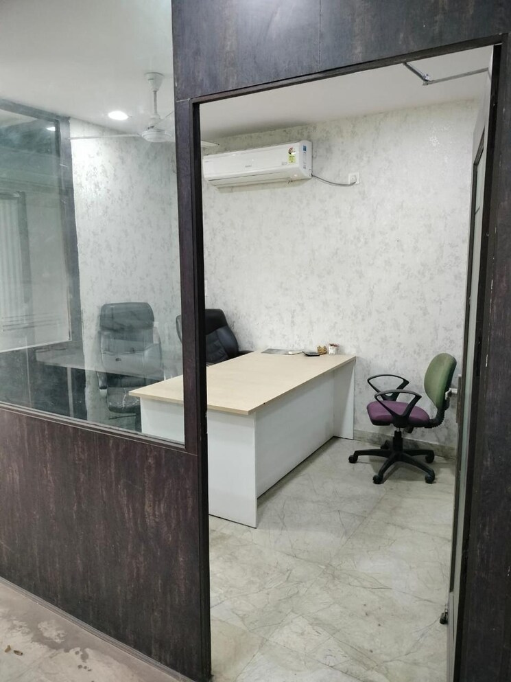 Floor Plan, sector 63 Commercial Office Space 2500 Sq.Ft. In Sector 63 Noida 8623858