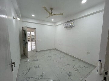 Room in 3 BHK Builder Floor at M2K Symphony Floors, Sector 51 – for Rent