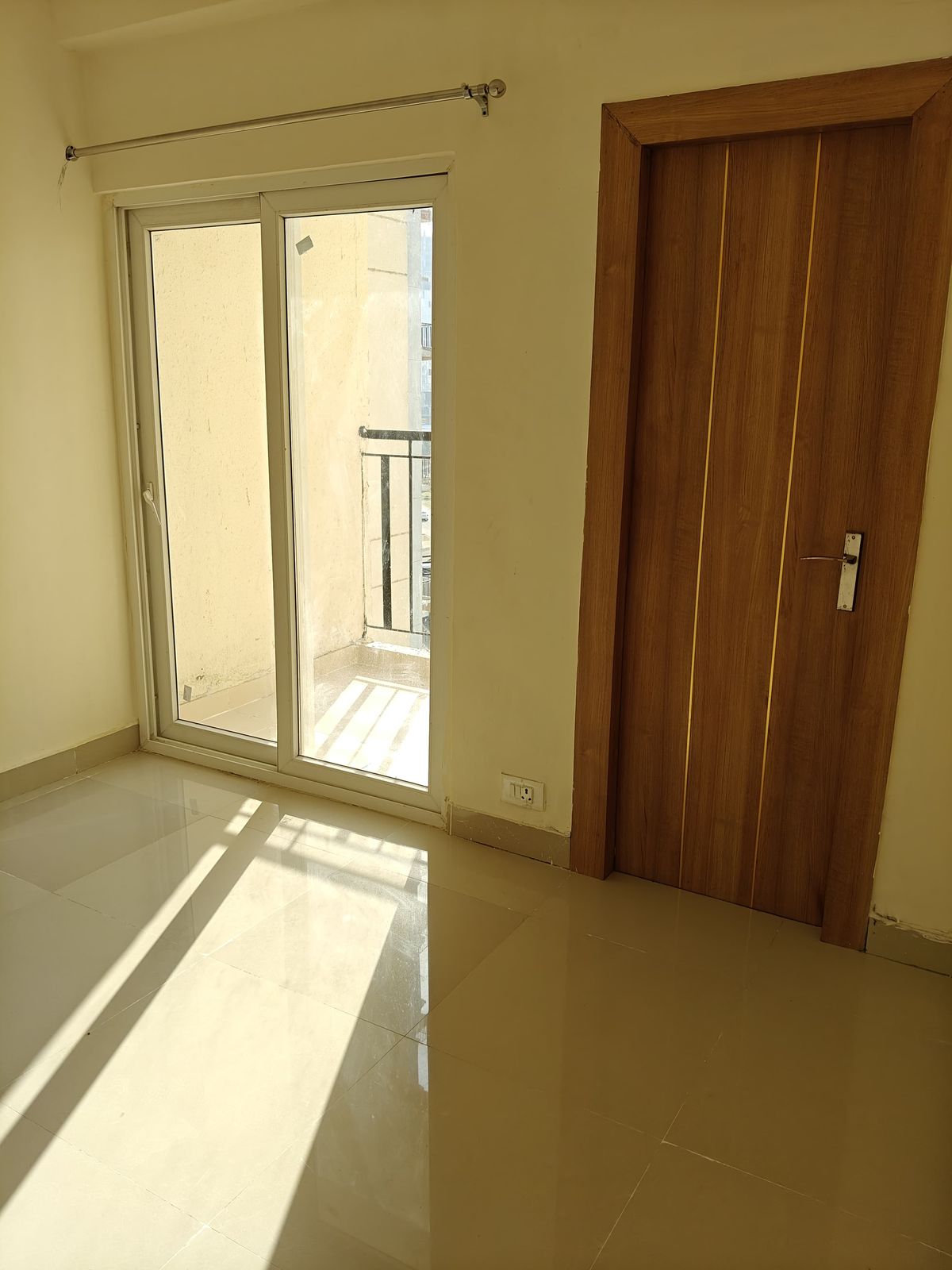 1 BHK + Extra Room Apartment For Rent in Radhey Krishna Casa Green I