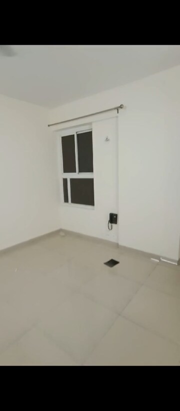 Room in 2 BHK Apartment at Wave Dream Homes, Wave City – for Rent