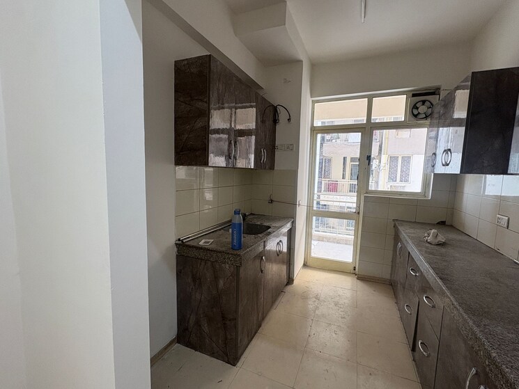 Kitchen, vatika-city-homes 3 Bedroom 1940 Sq.Ft. Apartment In Sector 83 Gurgaon 8623923