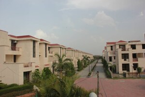  Plot – Exterior View View at Roza Jalalpur - for Sale