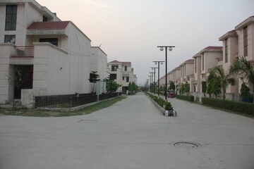  Plot – Exterior View View at Roza Jalalpur - for Sale