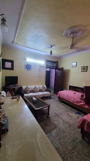 Living Room in 1 BHK Builder Floor at Dilshad Colony – for Sale
