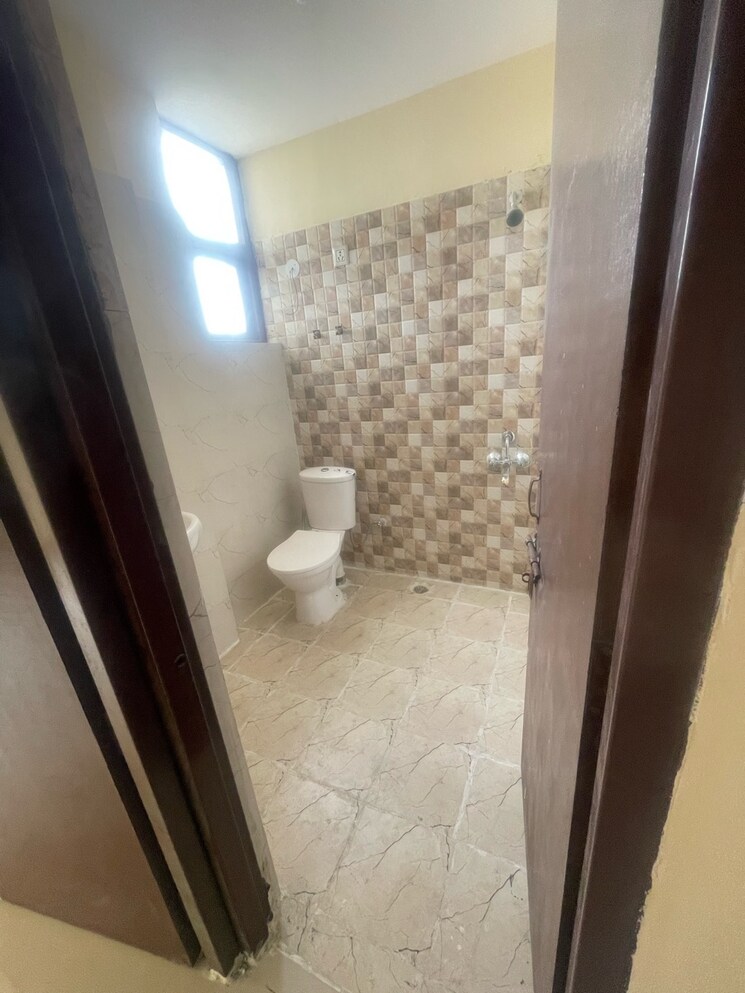 Bathroom, adore-samriddhi 2 Bedroom 645 Sq.Ft. Apartment In Sector 89 Faridabad 8623897