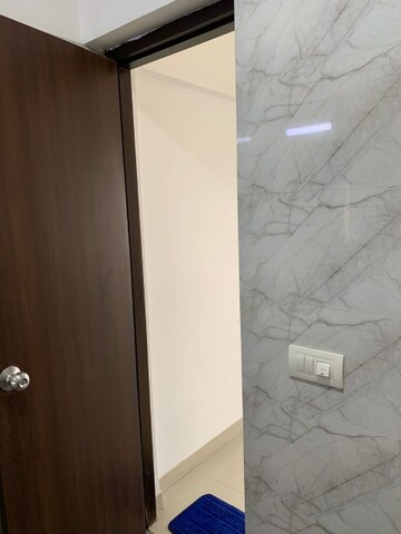 Room in 2 BHK Apartment at Piramal Vaikunth, Balkum Pada – for Sale