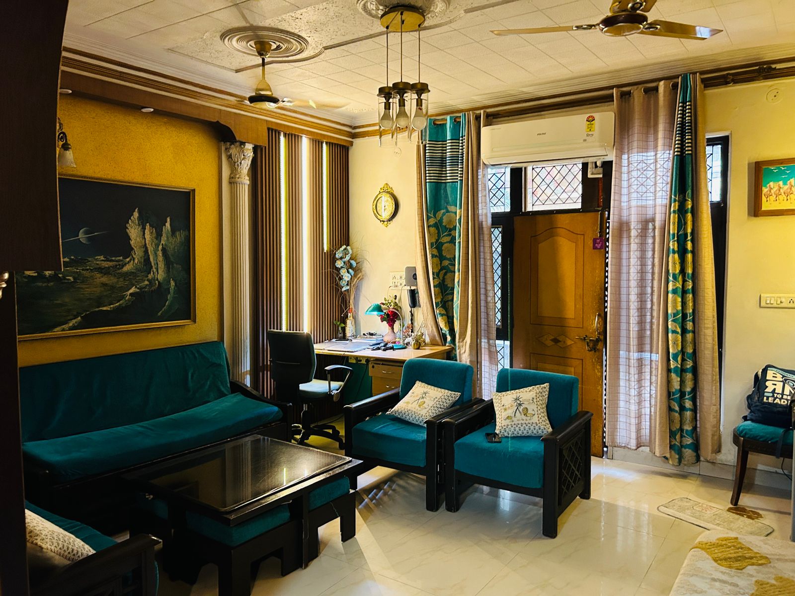 2.5 BHK + Servant Room,Study Room Builder Floor For Sale in F G Block