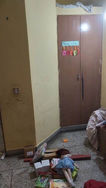 Furnished Amenities in 1 RK Apartment at Mayur Vihar – for Rent