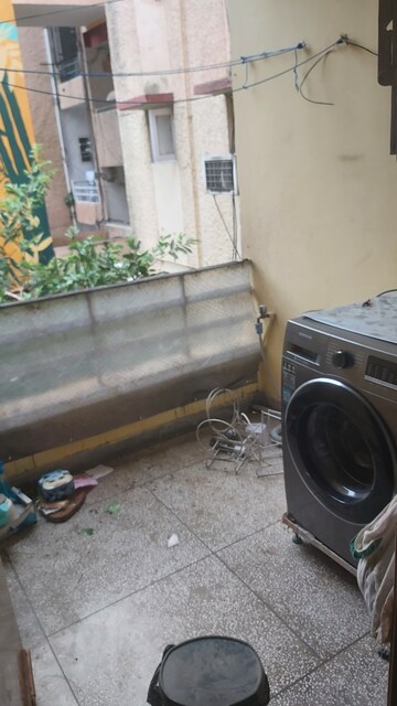 Furnished Amenities in 1 RK Apartment at Mayur Vihar – for Rent
