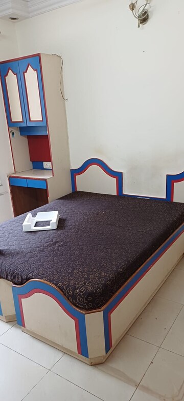 Room in 2 BHK Apartment at Evershine Millenium Paradise, Kandivali East – for Rent