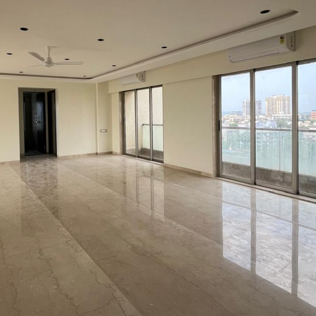 4 BHK Apartment For Sale in Kalpataru Vienta