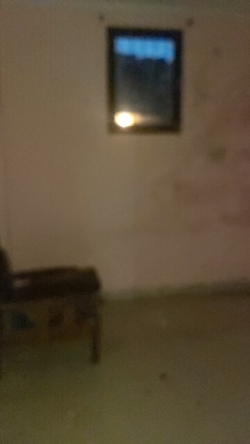Room in 2.5 BHK Apartment at Mayur Vihar – for Rent